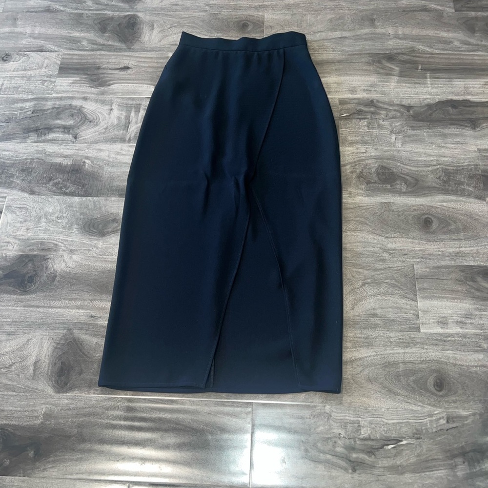 Black skirt with slit
